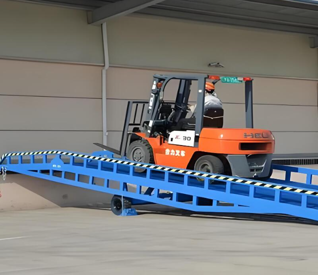 河源移动式卸货平台（叉车用）
